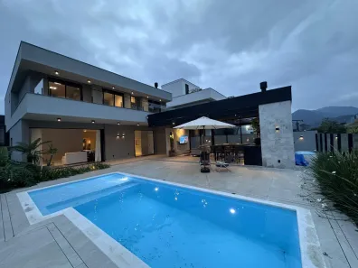 Casa com 5 Quartos à venda, 430m² no Ingleses do Rio Vermelho, Florianópolis
