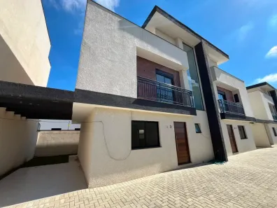 Sobrado com 3 Quartos à venda, 139m² no Uberaba, Curitiba