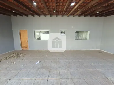 Casa com 3 Quartos para alugar, 200m² no Santa Mônica, Uberlândia