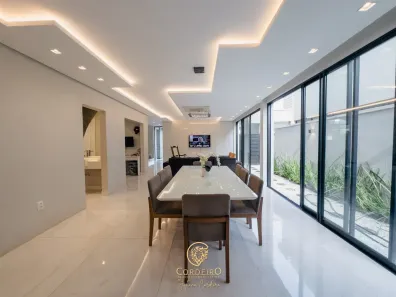 Casa de Condomínio com 5 Quartos para alugar, 280m² no Cidade Alpha, Eusébio