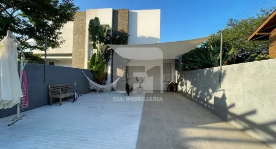 Casa com 3 Quartos para alugar, 130m² no Campeche, Florianópolis