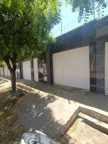 Casa com 3 Quartos para alugar, 180m² no Tiradentes, Juazeiro do Norte