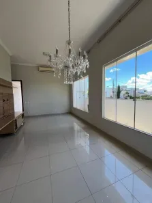 Casa de Condomínio com 3 Quartos para alugar, 150m² no Aclimação, Uberlândia