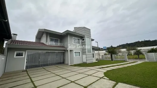 Casa com 3 Quartos à venda, 200m² no Centro, Guabiruba