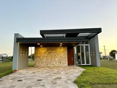 Casa de Condomínio com 3 Quartos à venda, 163m² no , Capão da Canoa