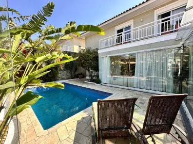Casa de Condomínio com 3 Quartos à venda, 270m² no Bosque do Vianna, Cotia