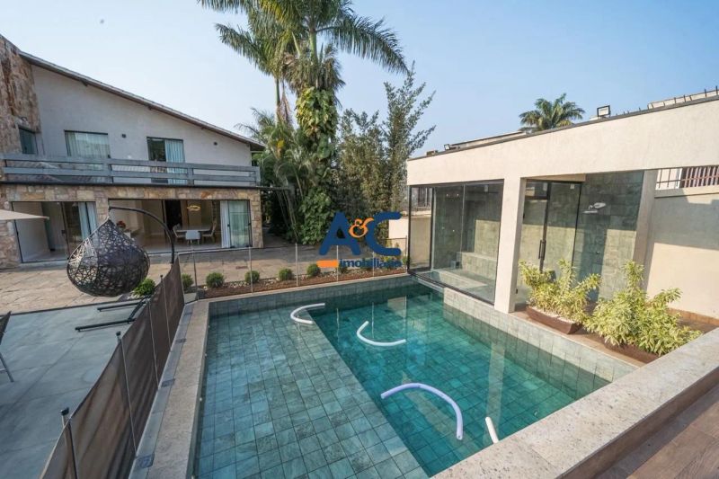 Casa com 4 quartos — Santa Amélia, Belo Horizonte