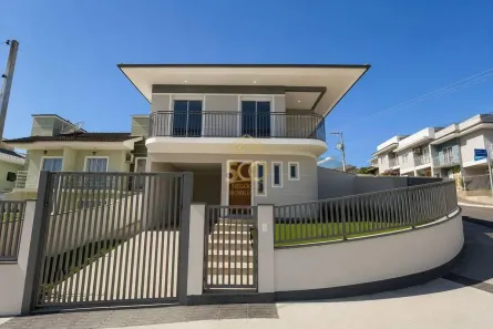 Sobrado com 3 Quartos à venda, 116m² no Forquilhas, São José