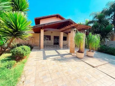 Casa de Condomínio com 3 Quartos à venda, 240m² no Núcleo Urbano Monte Carlo, Guapiaçu