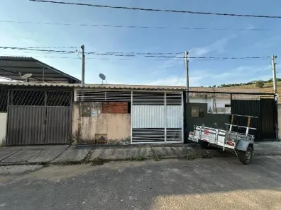 Casa com 2 Quartos à venda, 130m² no Vermelho, Muriaé