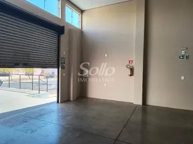 Sala Comercial para alugar, 129m² no Granada, Uberlândia