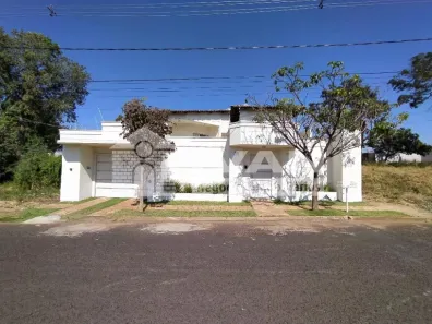 Casa com 3 Quartos à venda, 441m² no Jardim Inconfidência, Uberlândia