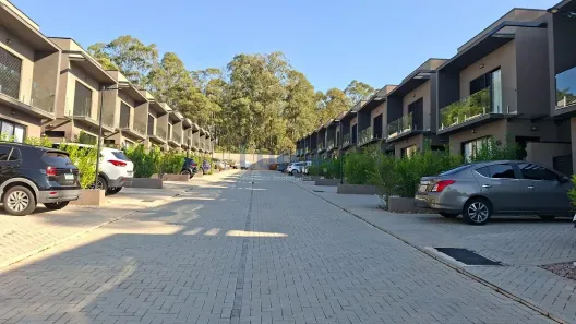 Casa de Condomínio com 3 Quartos para alugar, 145m² no Chácaras Alpina, Valinhos