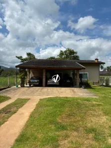 Fazenda/Sítio com 4 Quartos para alugar, 1000m² no Bom Sucesso, Pindamonhangaba