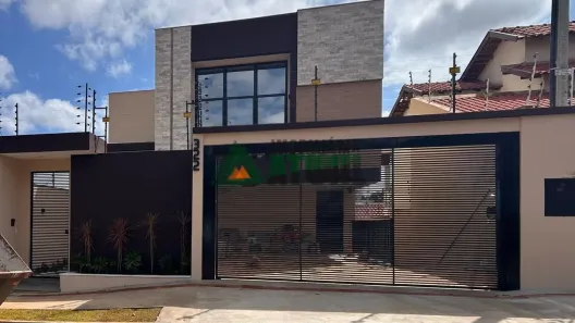 Casa com 3 Quartos à venda, 226m² no Conjunto Café, Londrina