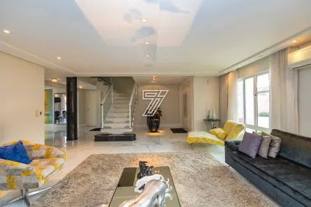 Sobrado com 4 Quartos à venda, 549m² no Santa Felicidade, Curitiba