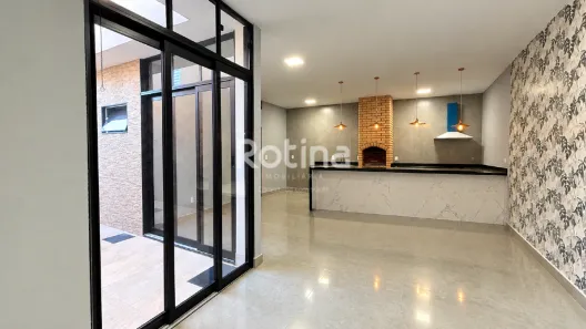 Casa com 3 Quartos à venda, 219m² no Novo Mundo, Uberlândia