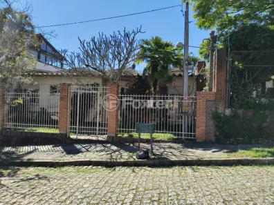 Casa com 3 Quartos à venda, 300m² no Medianeira, Porto Alegre