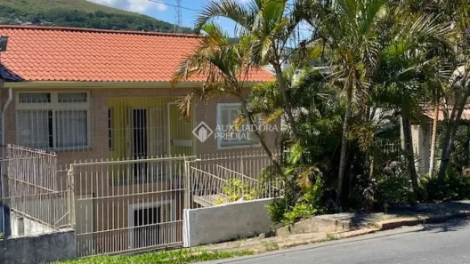 Casa com 4 Quartos à venda, 190m² no Partenon, Porto Alegre