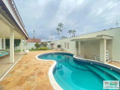Sobrado com 5 Quartos à venda, 593m² no Balneário Stella Maris, Peruíbe
