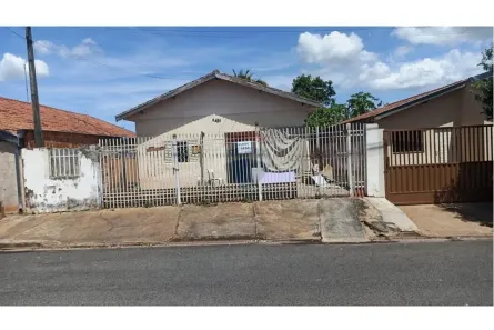Casa com 2 Quartos à venda, 400m² no Benfica, Andradina