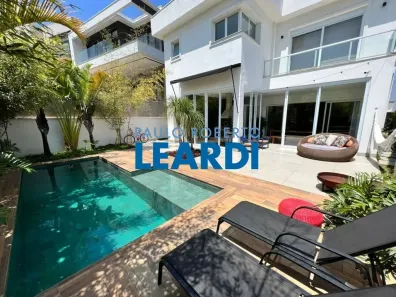 Casa de Condomínio com 4 Quartos para alugar, 425m² no Tamboré, Santana de Parnaíba