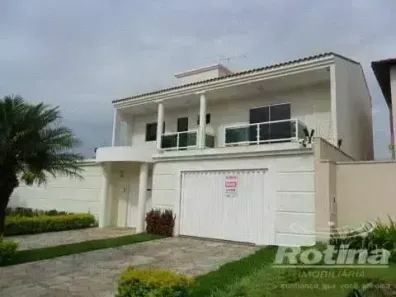 Imóvel Comercial com 4 Quartos para alugar, 360m² no Jardim Karaíba, Uberlândia