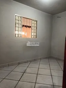 Casa com 2 Quartos para alugar, 97m² no Cidade Jardim, Uberaba