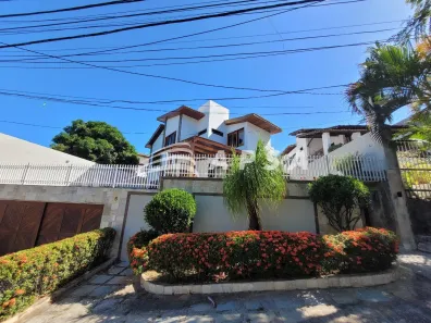 Casa com 4 Quartos para alugar, 309m² no Itaigara, Salvador