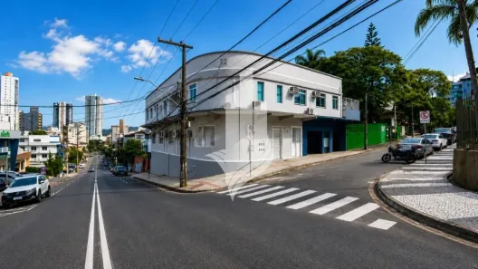 Sala Comercial para alugar, 245m² no Vila Nova, Blumenau