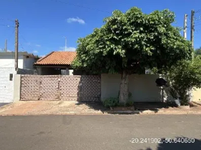 Casa com 3 Quartos à venda, 61m² no Centro, Urânia