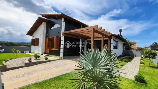 Casa com 2 Quartos à venda, 170m² no Campo D'una, Garopaba