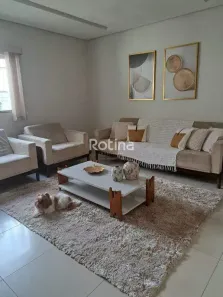 Casa com 3 Quartos à venda, 138m² no Jardim Patrícia, Uberlândia