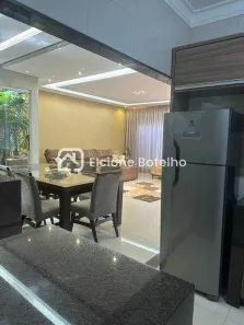 Casa com 3 Quartos para alugar, 150m² no Jardim Inconfidência, Uberlândia