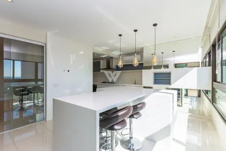 Apartamento com 3 Quartos para alugar, 243m² no Campo Comprido, Curitiba