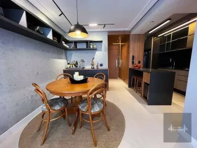 Apartamento com 2 Quartos à venda, 71m² no Centro, Florianópolis