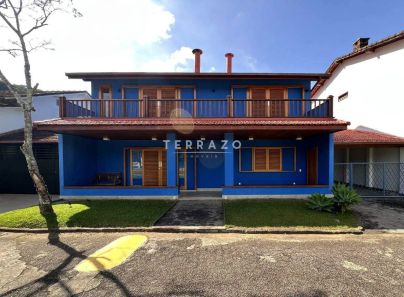 Casa de Condomínio com 4 Quartos à venda, 290m² no Carlos Guinle, Teresópolis