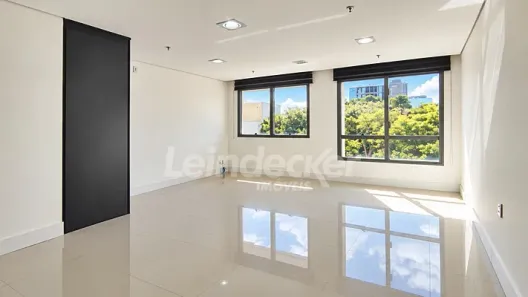 Sala Comercial para alugar, 44m² no Três Figueiras, Porto Alegre