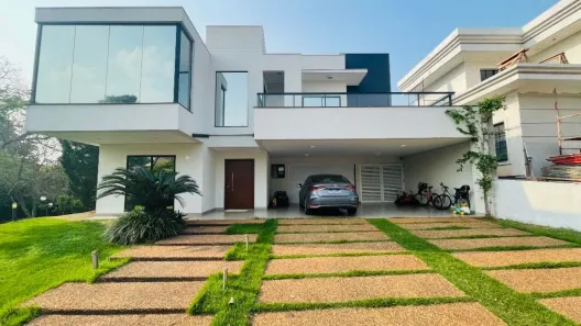 Sobrado com 4 Quartos à venda, 347m² no Porto Belo, Foz do Iguaçu
