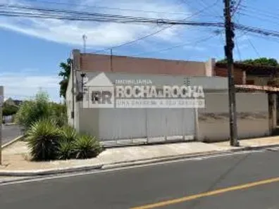 Casa com 3 Quartos à venda, 400m² no Ilhotas, Teresina