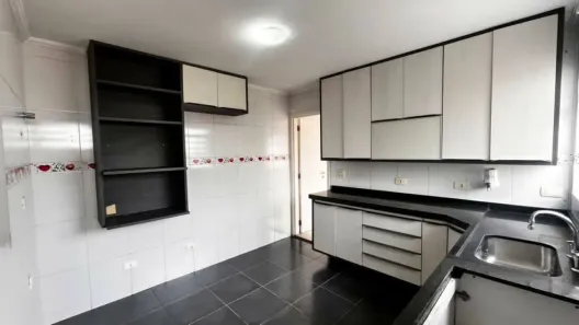Sobrado com 4 Quartos para alugar, 230m² no Vila Gomes, São Paulo
