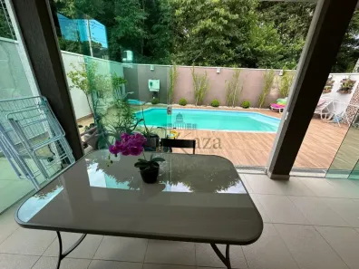 Casa de Condomínio com 3 Quartos à venda, 197m² no Jardim Crystal Park, Jacareí