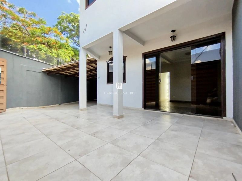 Casa com 3 quartos — Santa Amélia, Belo Horizonte