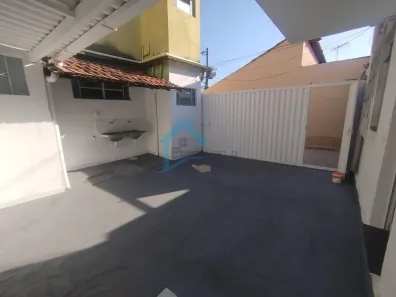 Casa com 3 Quartos para alugar, 85m² no Santa Cruz Industrial, Contagem