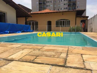 Casa com 4 Quartos à venda, 445m² no Centro, Diadema