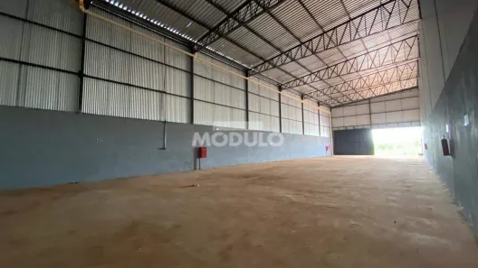 Galpão/Depósito/Armazém para alugar, 711m² no Loteamento Élisson Prieto, Uberlândia