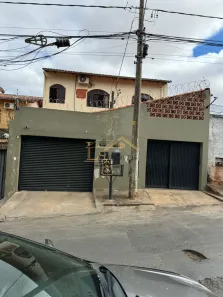 Sobrado com 5 Quartos à venda, 250m² no São José, Montes Claros