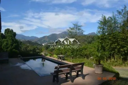 Casa com 3 Quartos à venda, 365m² no Quarteirão Ingelheim, Petrópolis