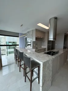 Apartamento com 4 Quartos à venda, 180m² no Meia Praia, Itapema
