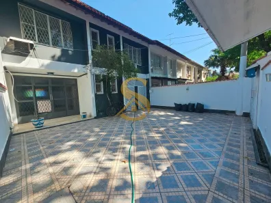 Casa com 3 Quartos para alugar, 229m² no Anil, Rio de Janeiro